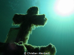 The Cross @ Lake Samaranger by Christian Allenbach 